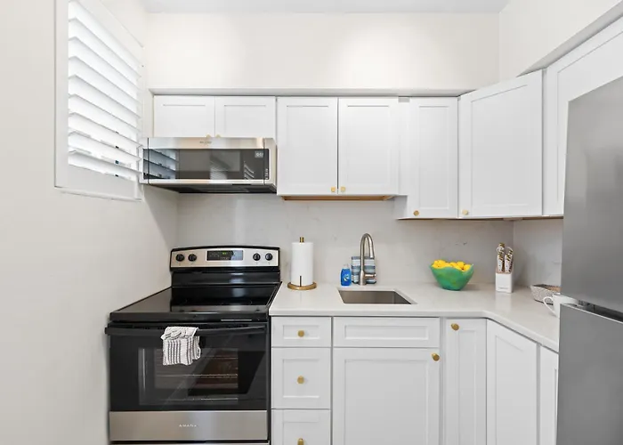 Ferienhaus Steps To The Beach! Ground Floor 1br + Heated Pool
