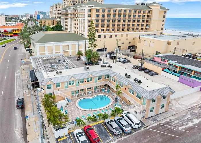 Ferienhaus Steps To The Beach! Ground Floor 1br + Heated Pool