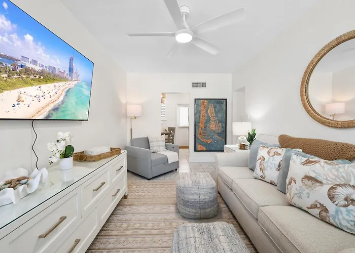 Steps To The Beach! Ground Floor 1br + Heated Pool Ferienhaus Clearwater Beach