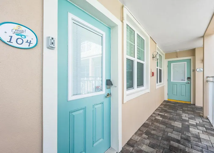 Steps To The Beach! Ground Floor 1br + Heated Pool Ferienhaus Clearwater Beach